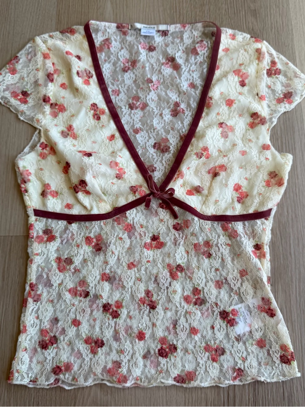 Kimchi blue Cream lace blouse with red floral print Short Sleeve Blouse M